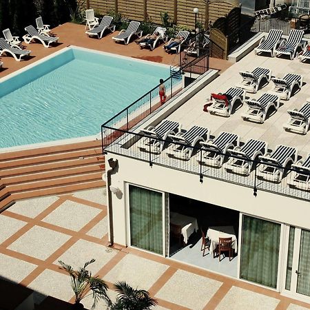 Hotel Residence Mediterraneo Diano Marina Exterior photo