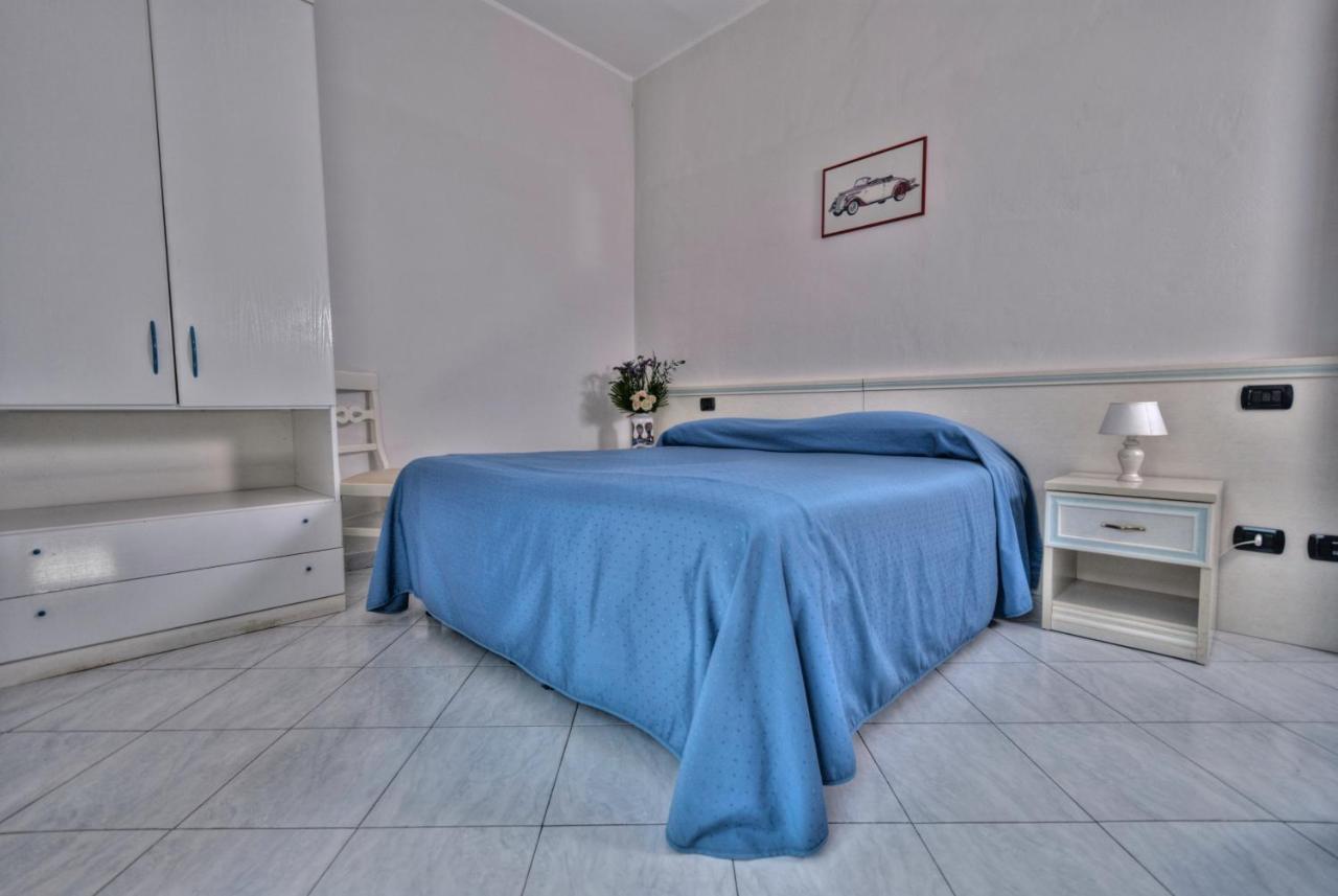 Hotel Residence Mediterraneo Diano Marina Exterior photo