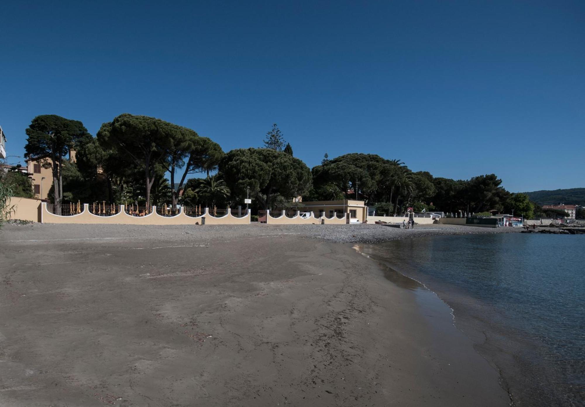 Hotel Residence Mediterraneo Diano Marina Exterior photo