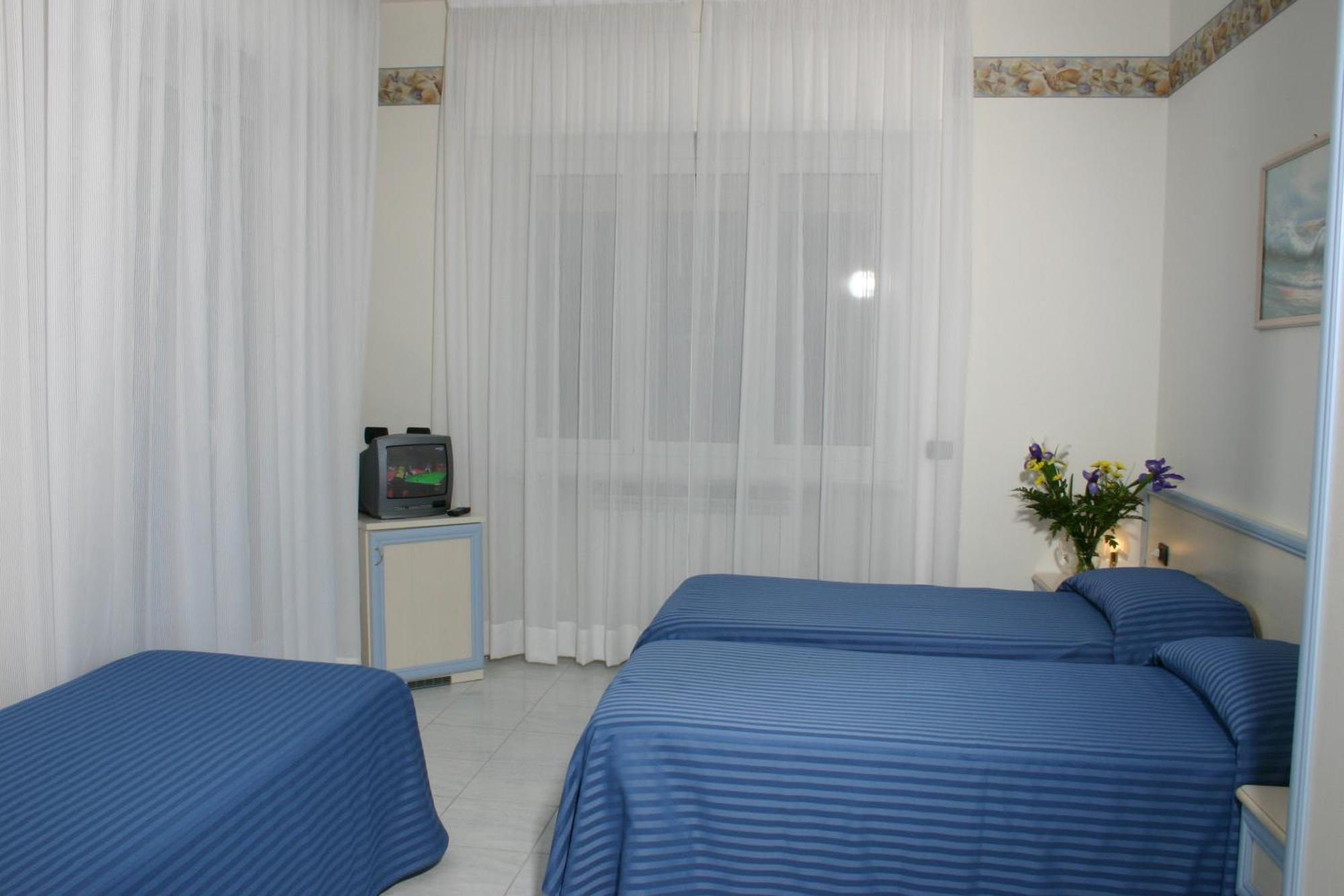 Hotel Residence Mediterraneo Diano Marina Room photo